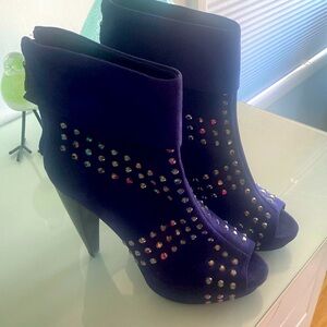 Purple Pour la Victoire size 8.